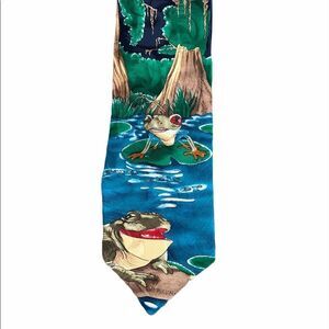 ‎Anheuser-Busch Silk Tie; adorable frog pattern